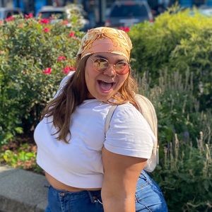 Meet your Posher, Emani